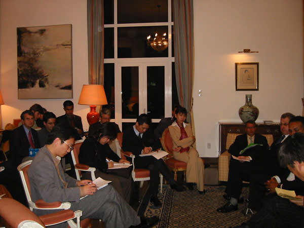 2006 Une Conference sur la visite du ministre des Sports a Pekin